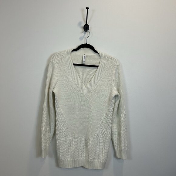 Athleta Teton V -Neck Sweater Chunky Knit Pullover Cream Size Medium 632078 - Picture 1 of 9